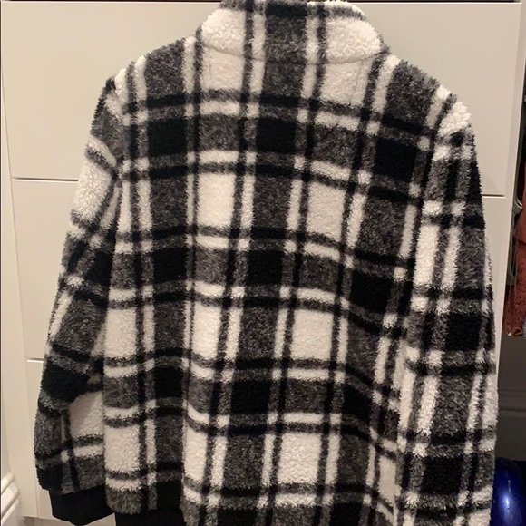 fluffy jacket - Picture 4 of 4